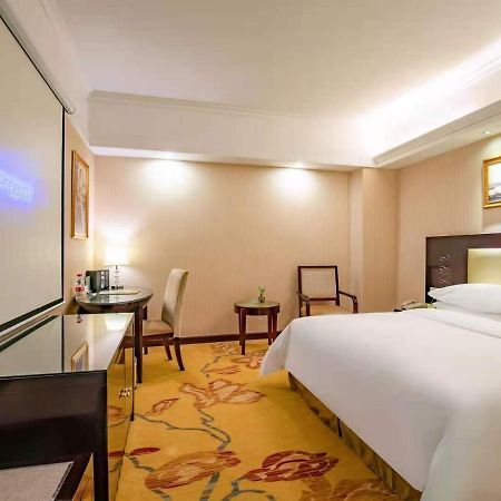 Vienna Hotel Baoan Liutang Xin'an  Zewnętrze zdjęcie